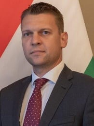 Menczer Tamás